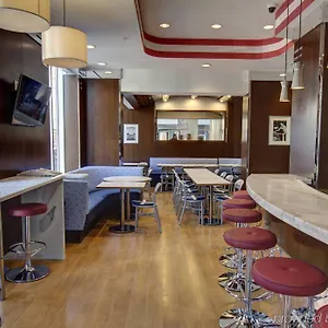 Hotel Fairfield By Marriott Manhattan/financial District, New York